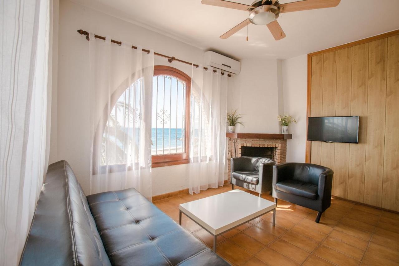 Ferienwohnung Mistral Seafront Up. Vistas Al Mar Mont-roig del Camp Exterior foto