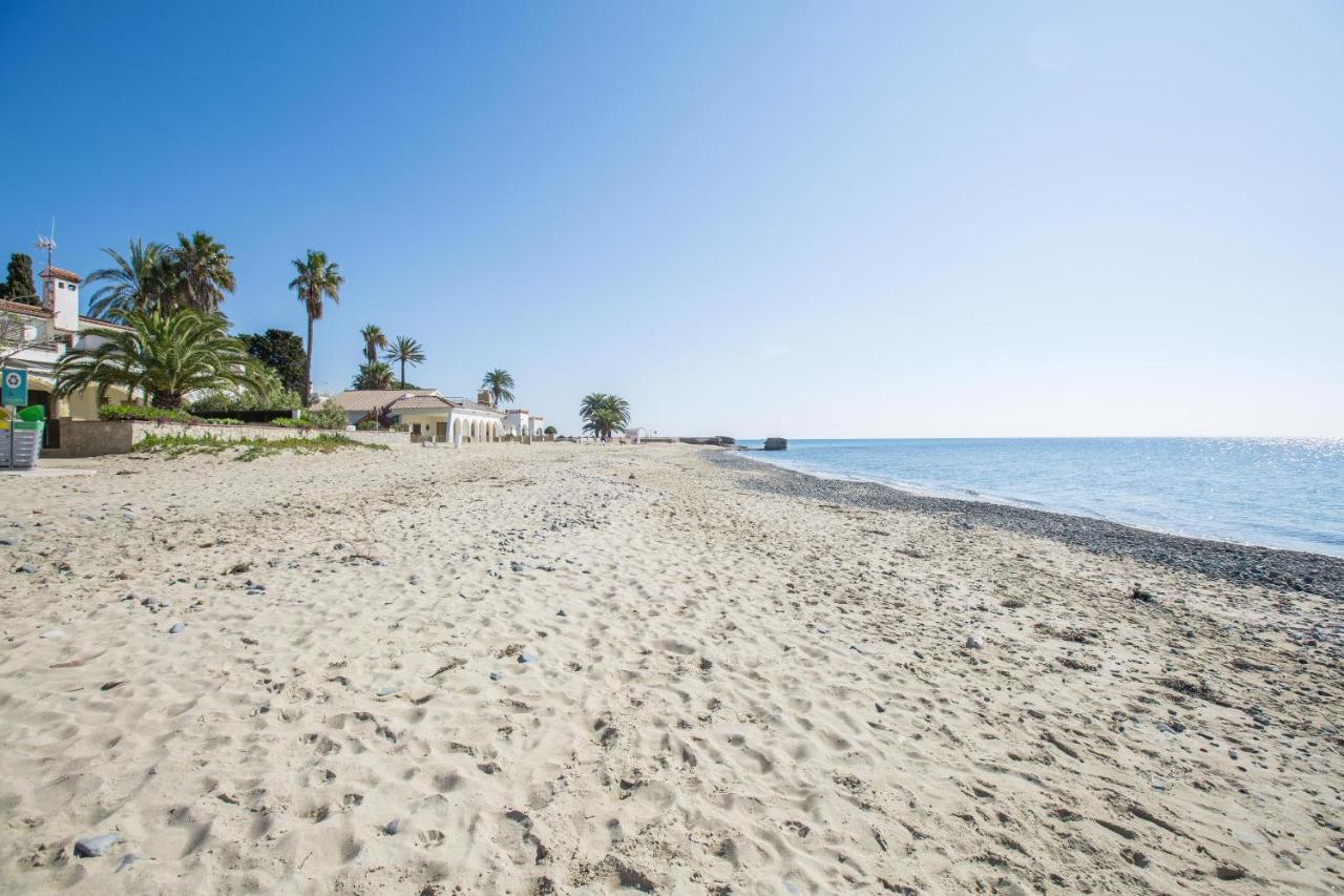Ferienwohnung Mistral Seafront Up. Vistas Al Mar Mont-roig del Camp Exterior foto